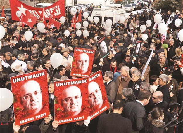 Journalist remembered on 19th year of assassination