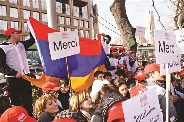 Turkey defies French vote, eyes court action