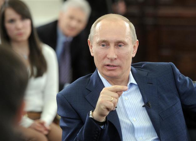 Russia sanctions new mass anti-Putin protest