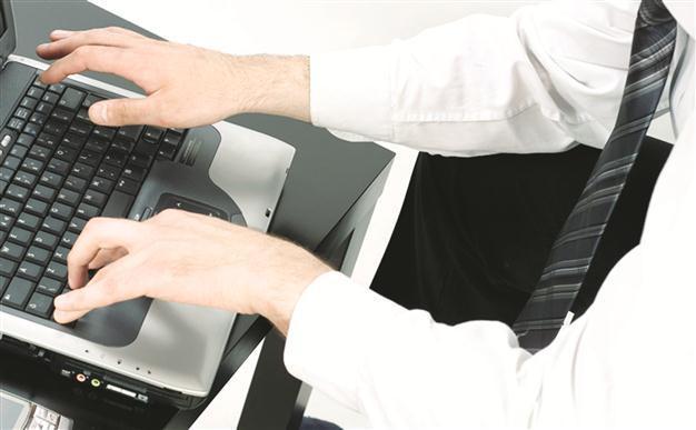 Iranians unable to log onto email