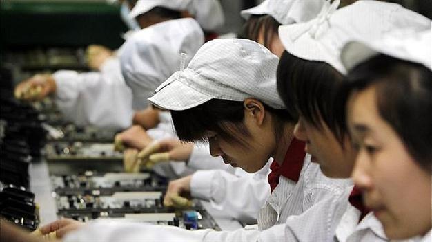 Apple suppliers open doors for inspection
