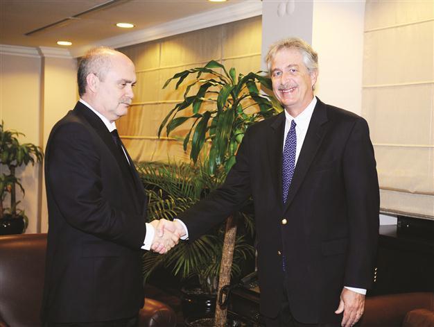 US eager to work with Turkey on Iran, official says