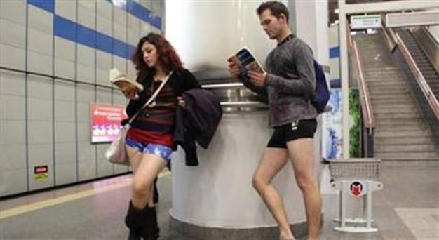 No pants subway event reaches Istanbul