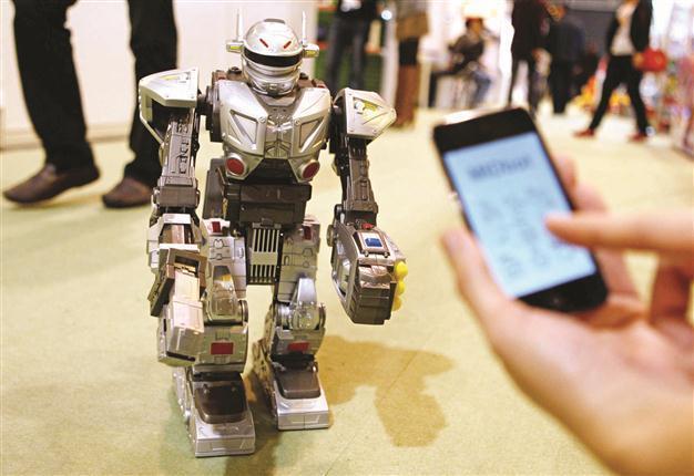 Toymakers aiming to shake off economic gloom at Asia fair
