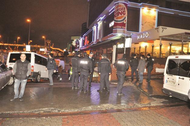 Taxi driver discovers bomb, averts disaster