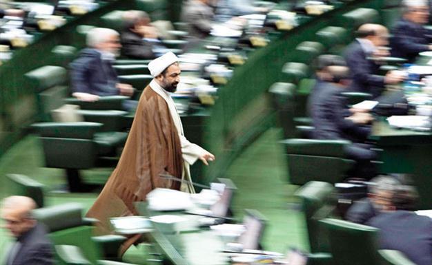 Iran delays EU oil ban as suppliers eye Turkey