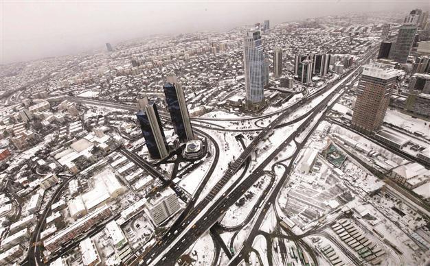 Snowfall creates havoc in ‘white Istanbul’