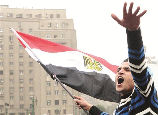 Egypt’s military rulers move for democracy