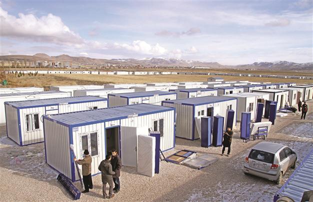 Education starts in quake-hit Van’s prefabric houses