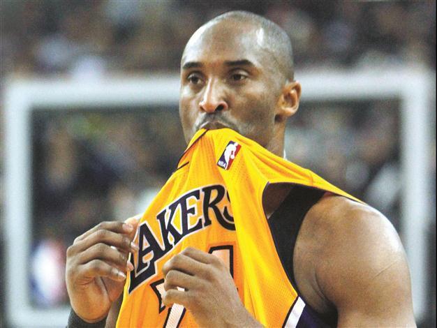 Lakers match worst start in a decade