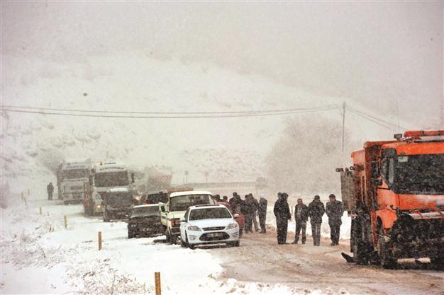 Cold weather disrupts life throughout Turkey
