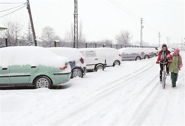Heavy snow and cold taking toll on Turkey