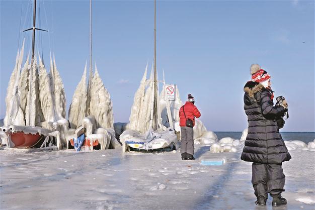 Cold snap death toll passes 300