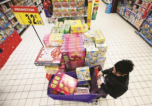 Euro woes may curb Carrefour revenues