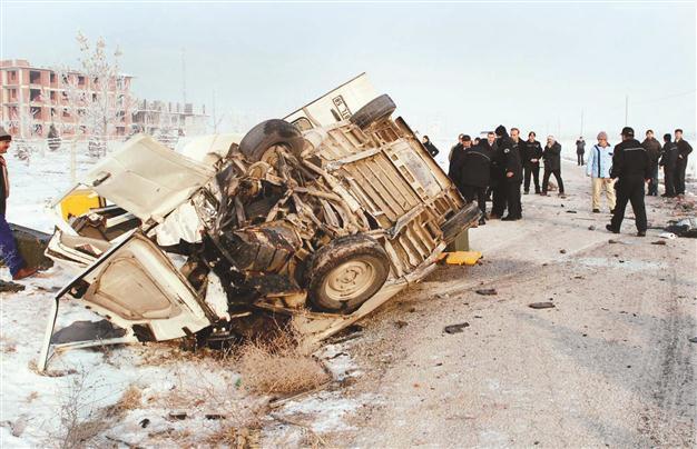 Traffic accident kills 5, injures eight in Konya