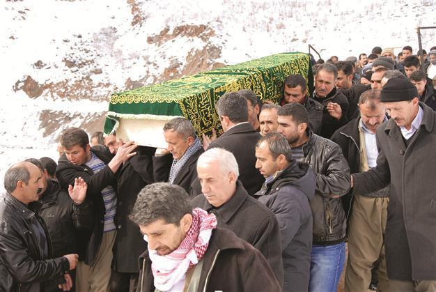 Car bombing kills one, injures 28 in Hakkari