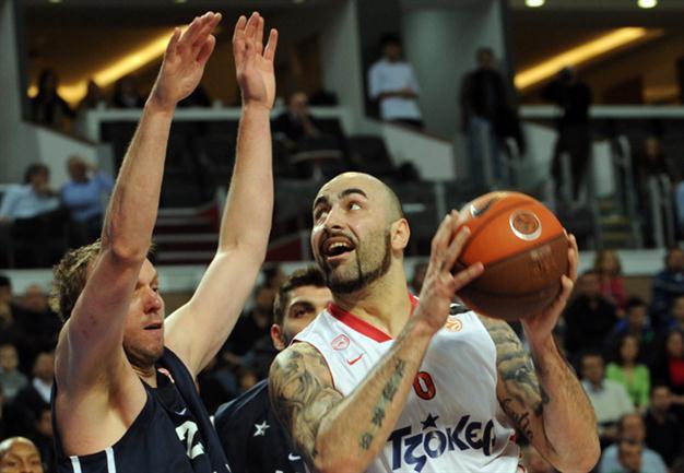 Olympiacos beats Efes second time