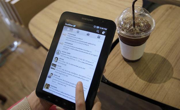 Top news tweets belong to BBC, not to reporters