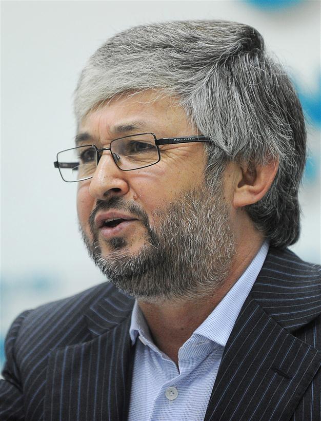 Tajikistan opposition leader stabbed in Russia