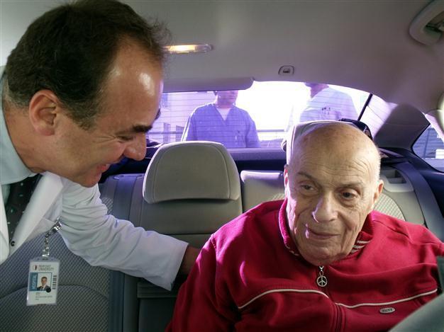 Denktaş not responding to treatment, doctor says