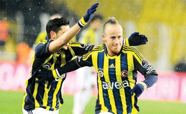 Fener looks to pressure Super League leader