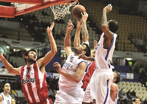 Olympiacos beats Efes in Euro battle