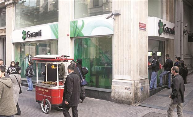 Garanti shines with 4th quarter profits