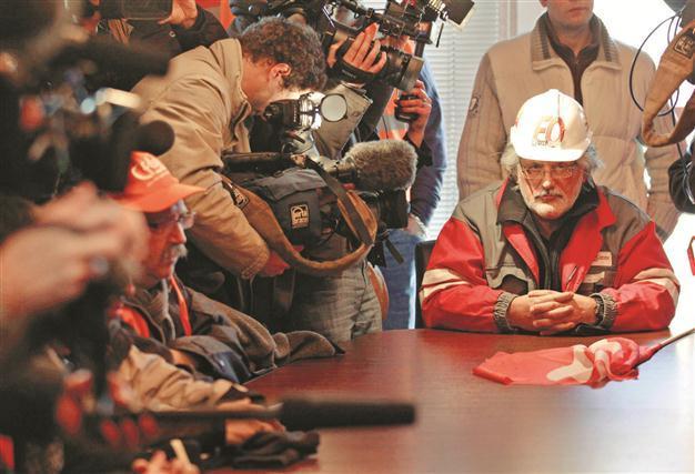 Employees at Arcelor Mittal occupy plant to win rights