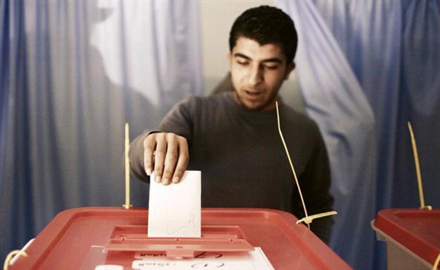 Libya votes for first time in 40 years