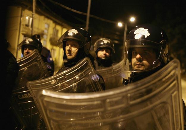 Six Turks arrested in Italy