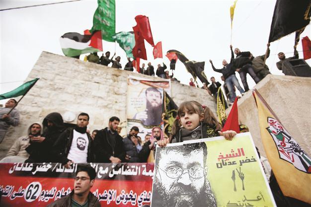 Palestinian prisoner ends hunger strike in victory