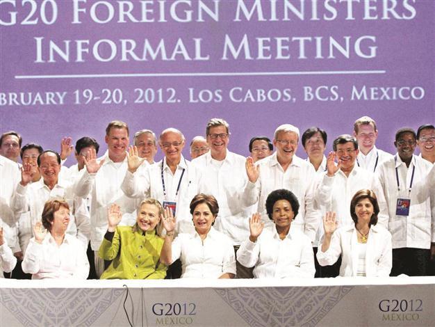 G-20 turns to politics despite financial woes