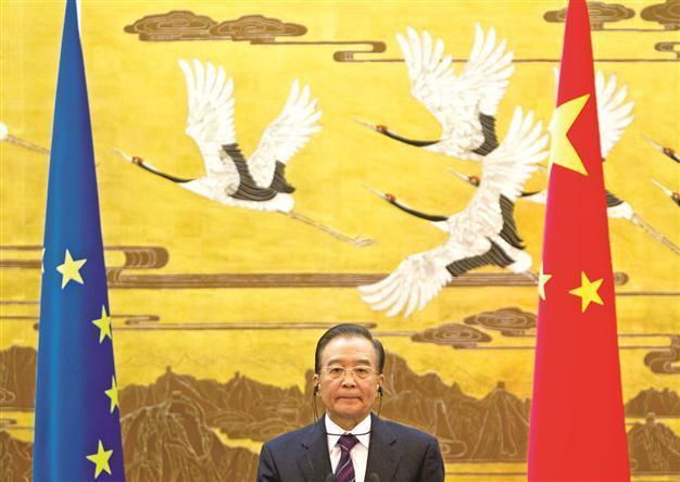 Greece bailout delayed China pledges support