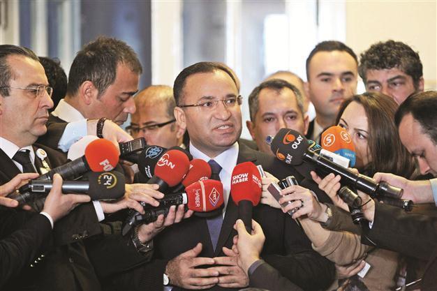 Gov’t rushes intel law to the Parliament’s floor