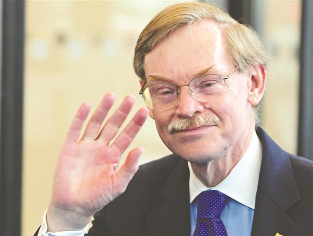 Zoellick to leave World, Bank, opening new battle