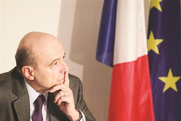 Russia backs Syria as Paris warns Moscow of isolation