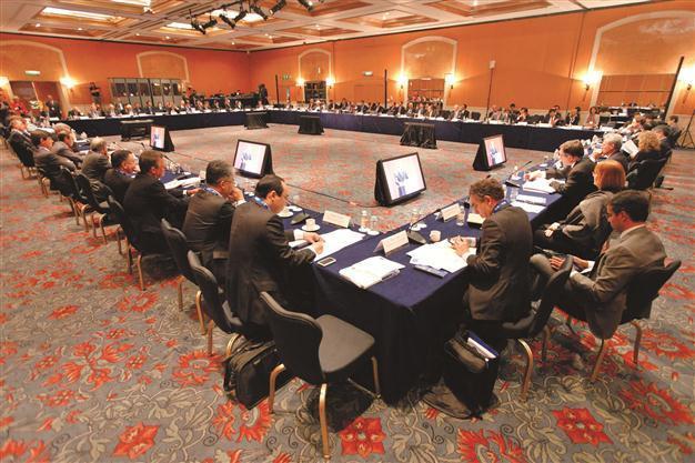 Spat on eurozone firewall overshadows G-20 summit