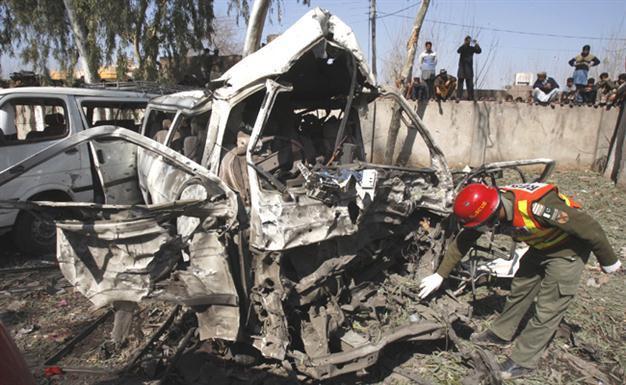 Gunmen kill 18 bus passengers in Pakistan: police