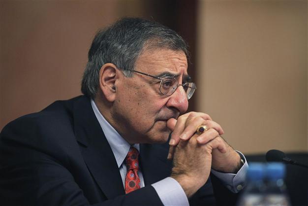 US defense secretary flies in for Afghan talks