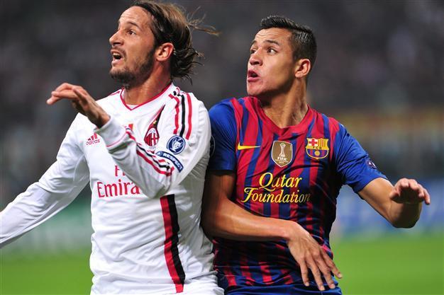 Barcelona complains to UEFA about AC Milans pitch