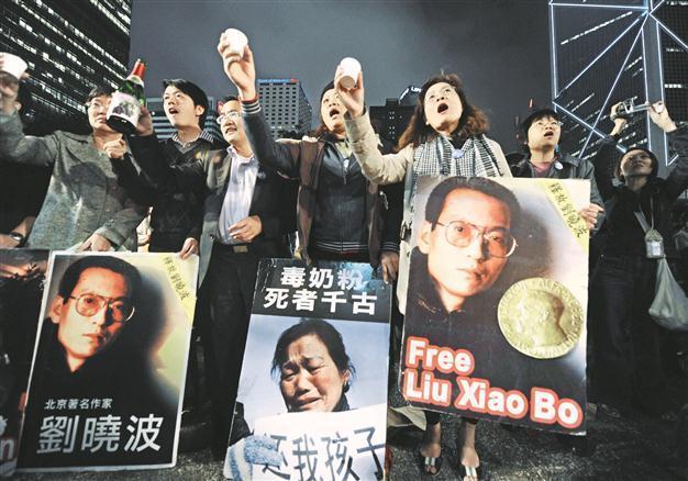 China vows to be open despite web ‘detentions’