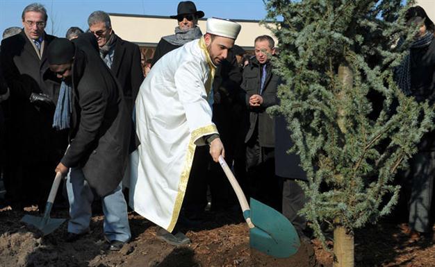 France inaugurates first official Muslim cemetery