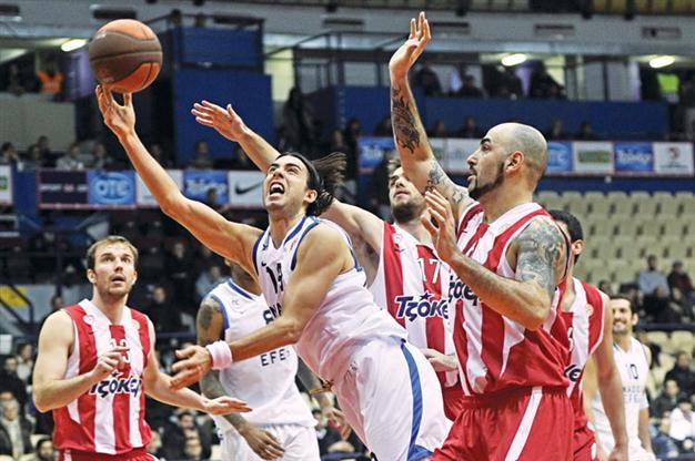 Efes takes on Olympiacos in crucial game