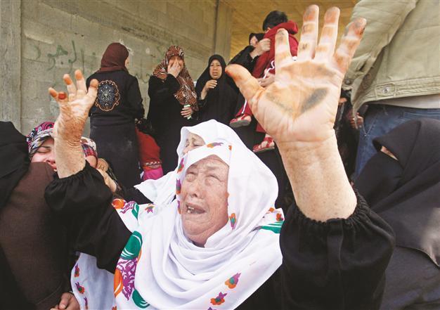 Toll mounts as Israeli strikes hit Gaza Strip