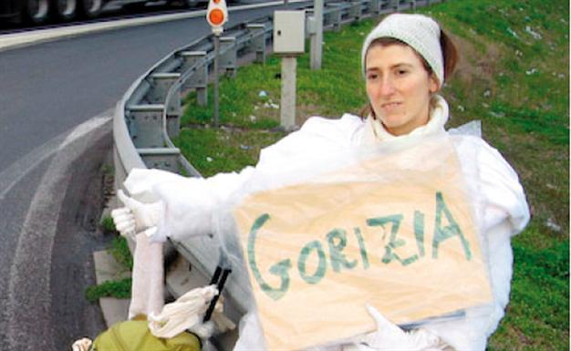 Photos draw attention to slain peace activist
