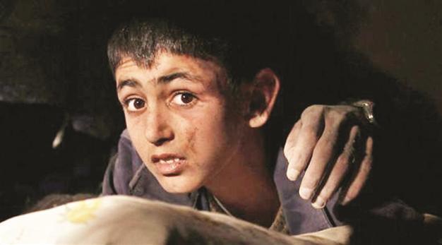 Photo journalists receive awards of 2011 competition