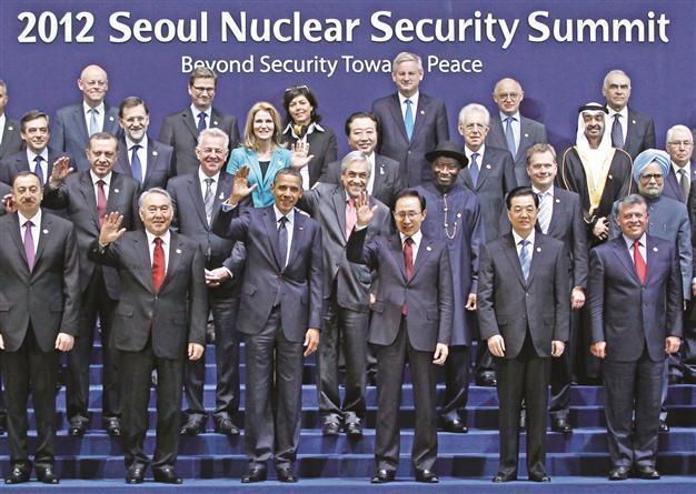 Leaders urge action over nuclear threat