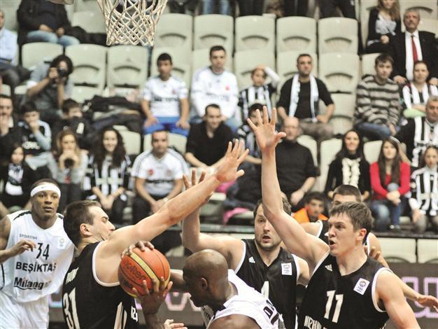 Beşiktaş off to last eight despite defeat