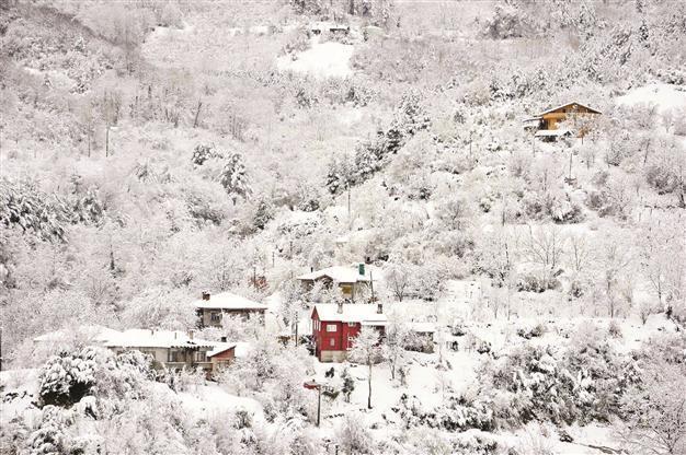 Heavy snowfall freezes life all across Turkey