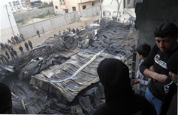 Israeli aircraft hit Gaza in response to rockets